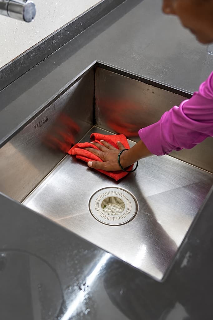 Kitchen utensils and sink cleaning